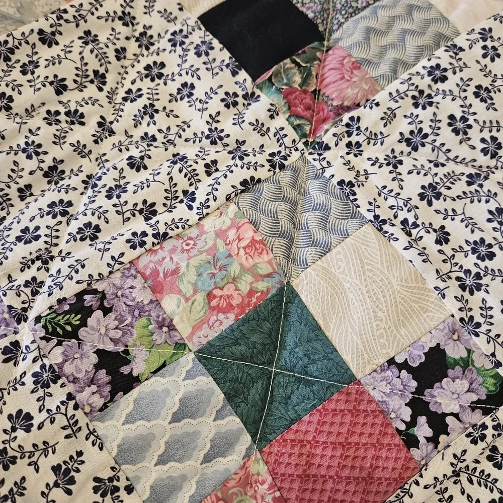 Hand Made Quilt 41x35 Scrappy Style Patchwork Crib Floral - Picture 4 of 5
